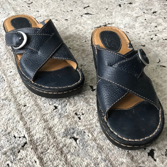 Black Sandals - Picture 2 of 4